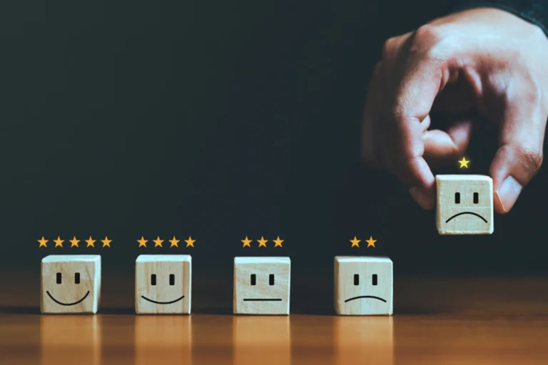 Como lidar com avaliações negativas e melhorar a reputação online